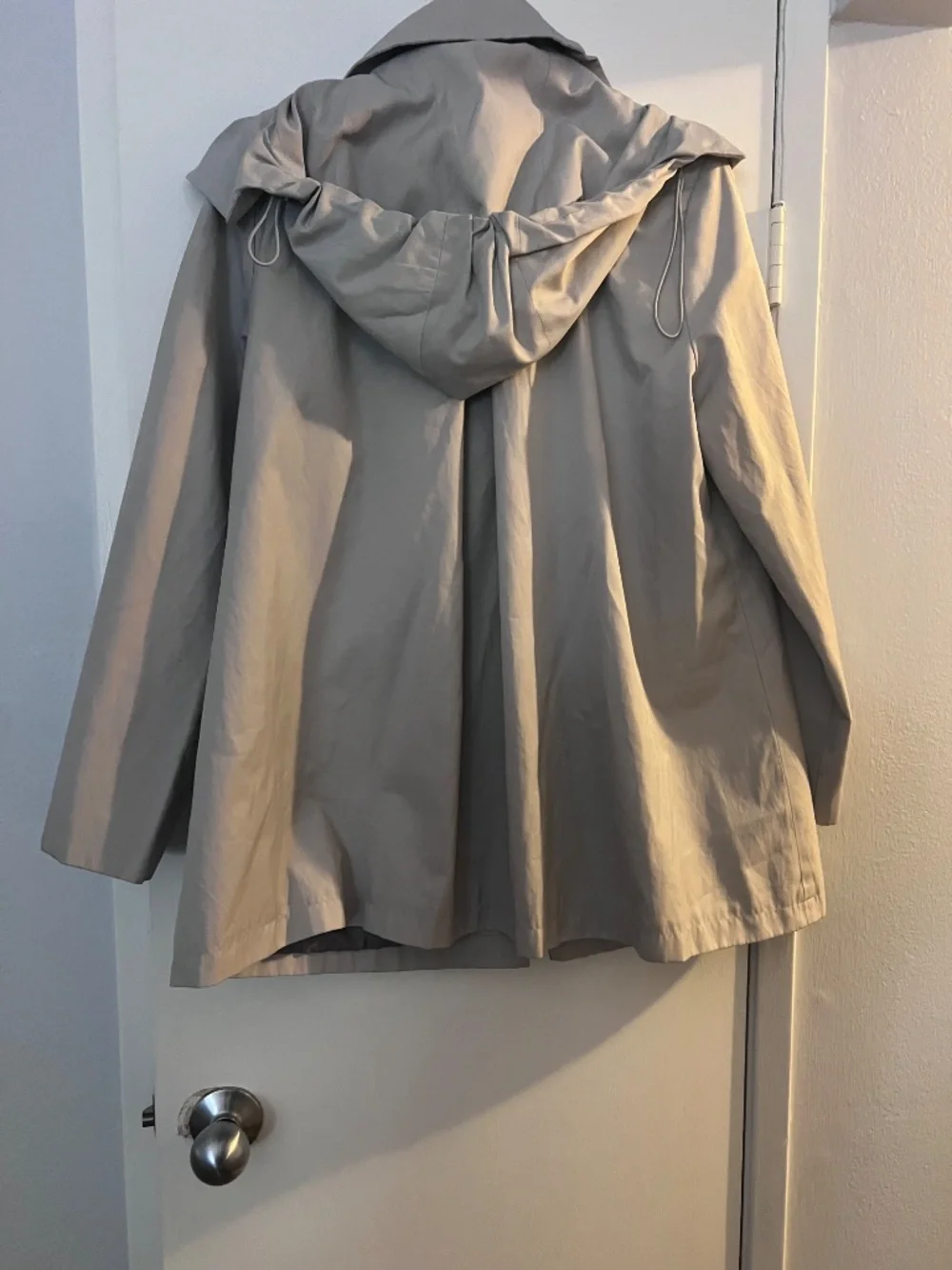 light rain jacket - Picture 2 of 3